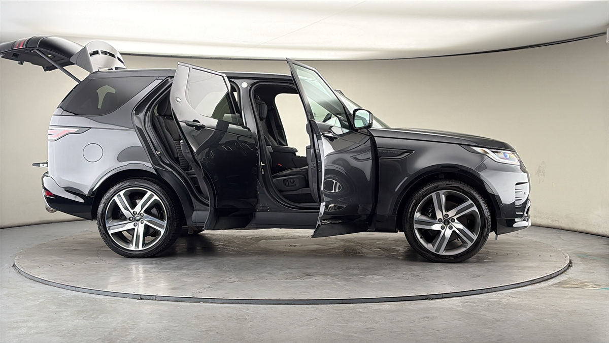 More views of Land Rover Discovery