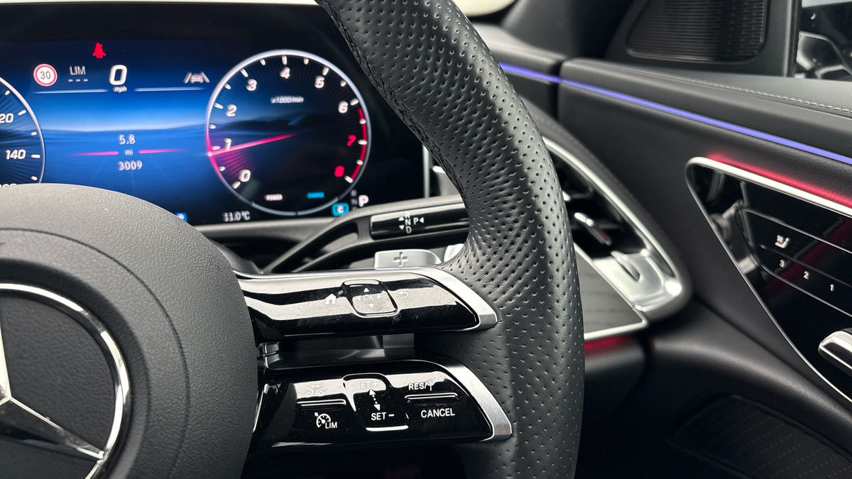 Mercedes-Benz E Class Image 14