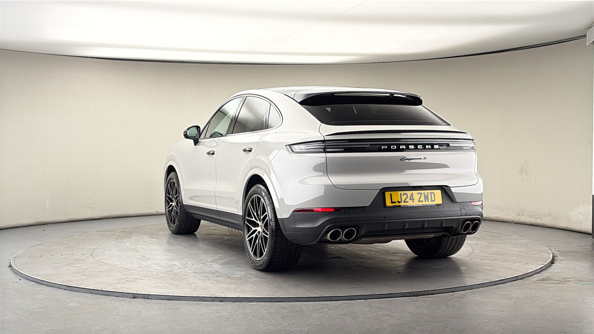 More views of Porsche Cayenne