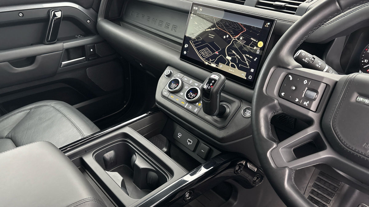 Land Rover Defender 90 Image 18