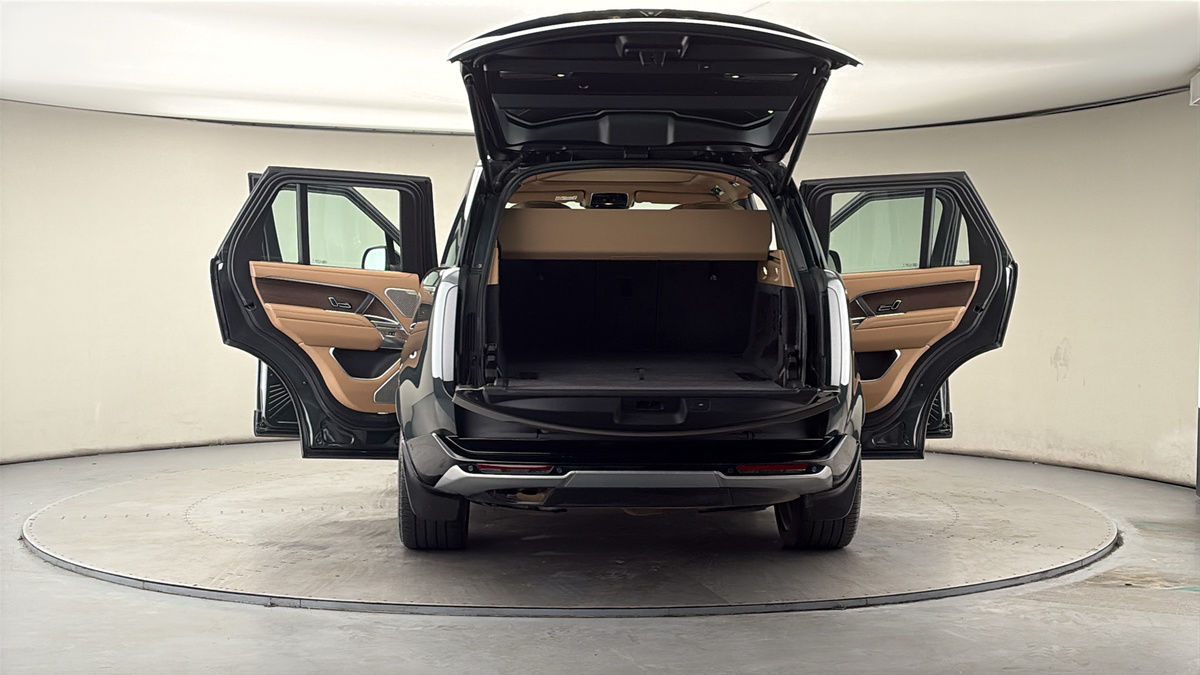 More views of Land Rover Range Rover