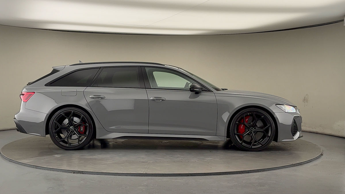 Audi RS6 Avant Image 16