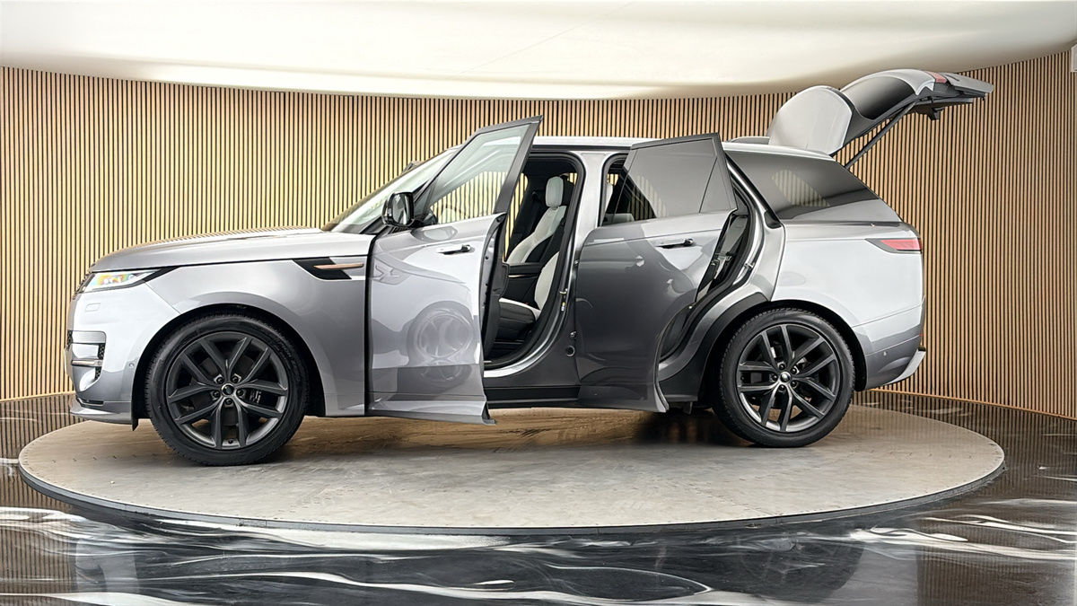 More views of Land Rover Range Rover Sport