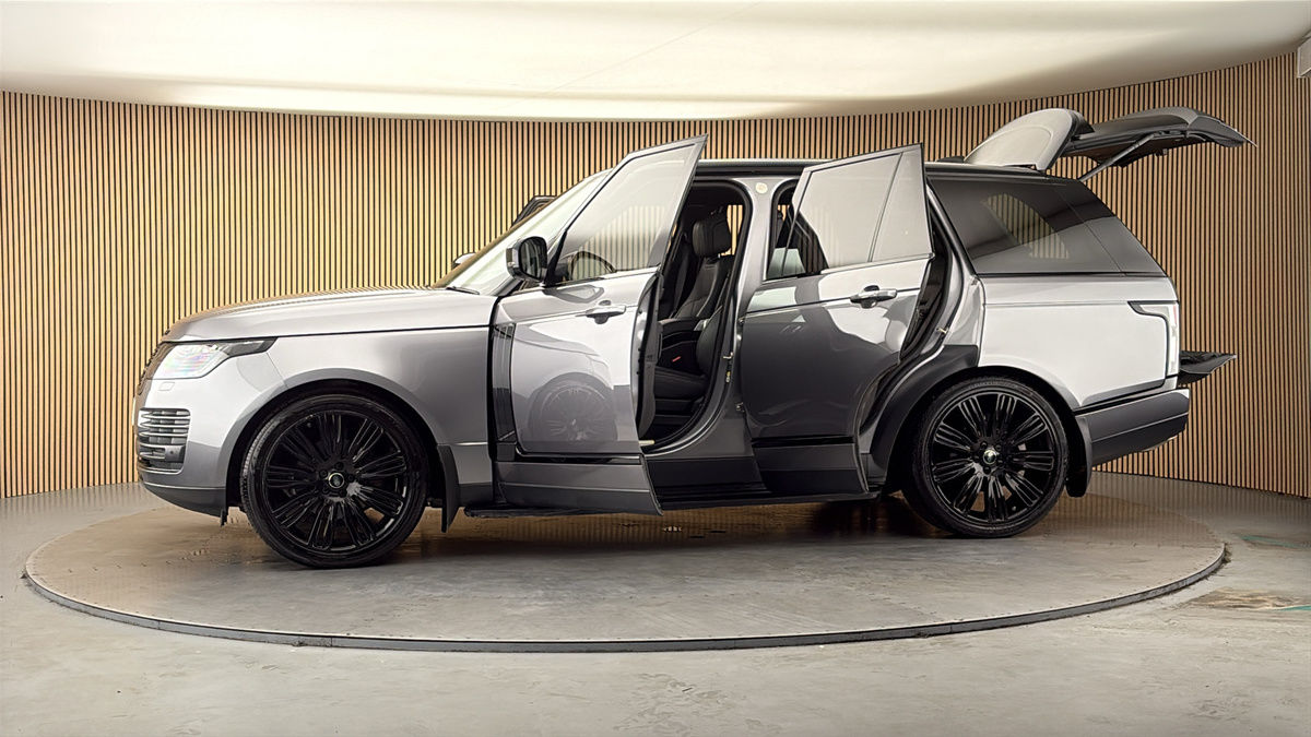 More views of Land Rover Range Rover