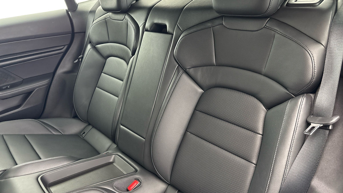 Porsche Taycan Image 9