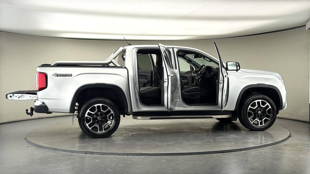 More views of Volkswagen Amarok