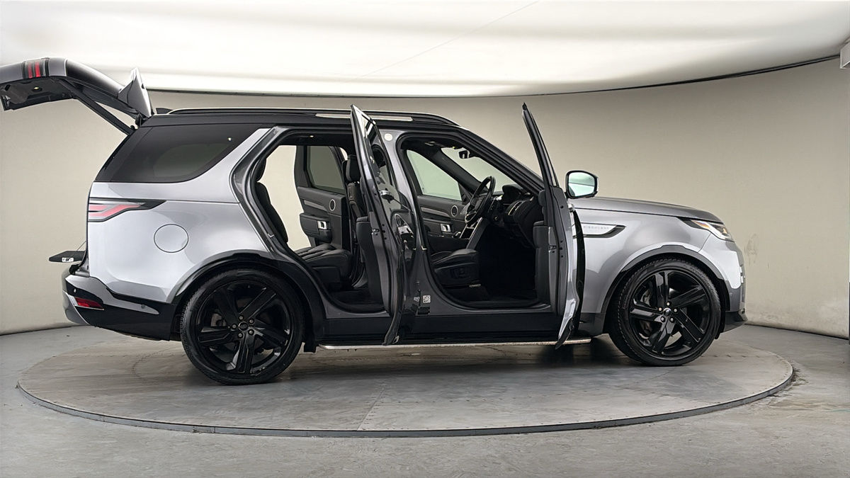 More views of Land Rover Discovery