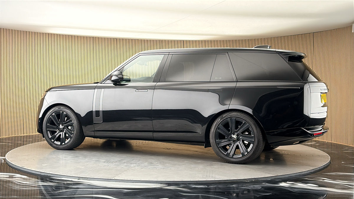 More views of Land Rover Range Rover