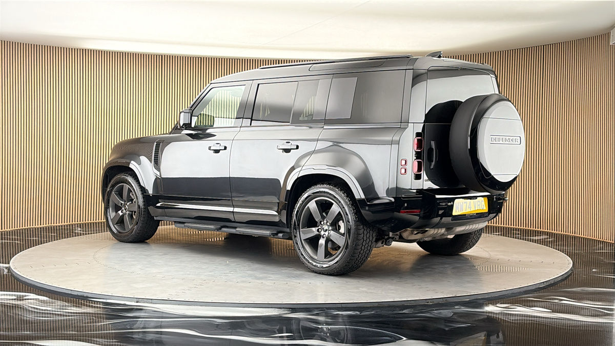 More views of Land Rover Defender 110