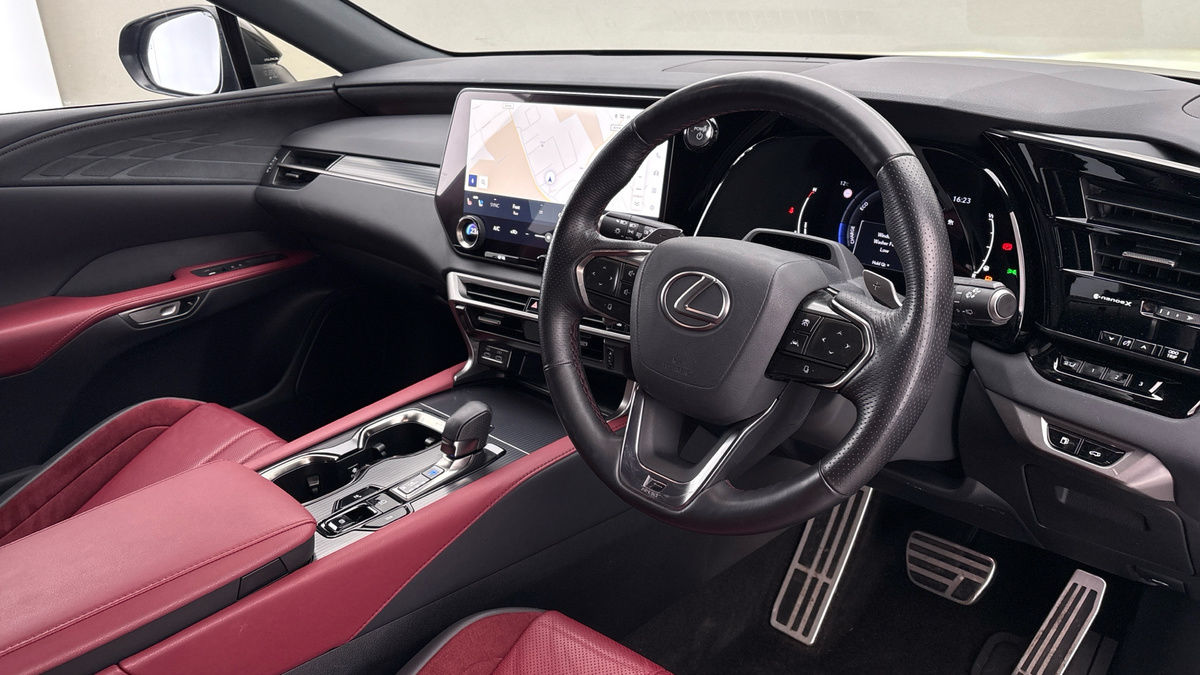 Lexus RX Image 5