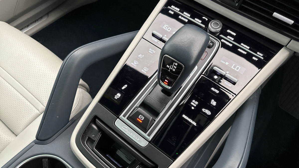 Porsche Cayenne Image 26