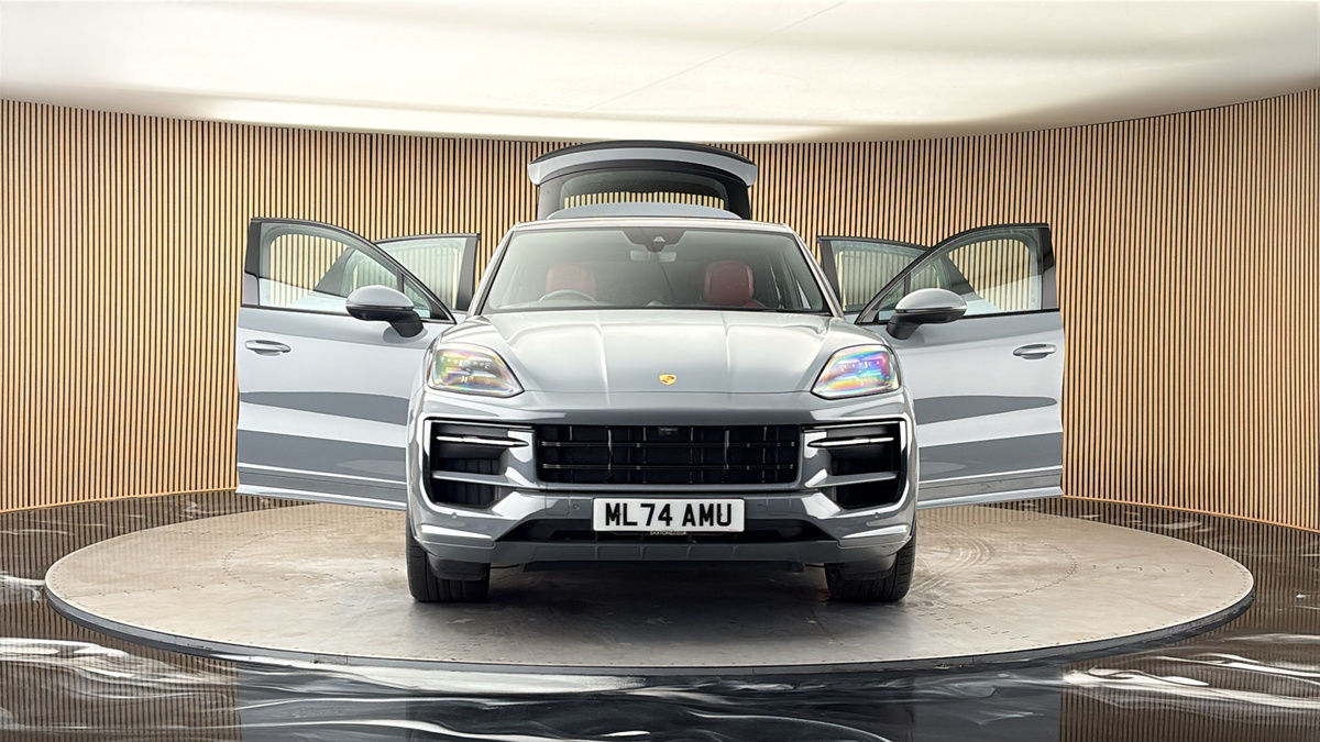 More views of Porsche Cayenne