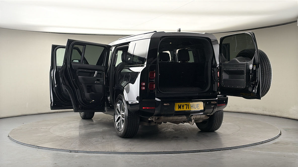 More views of Land Rover Defender 110