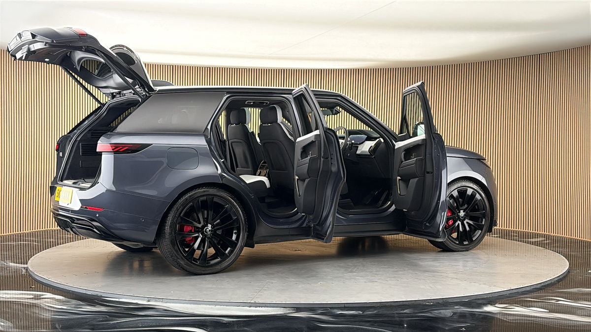 More views of Land Rover Range Rover Sport