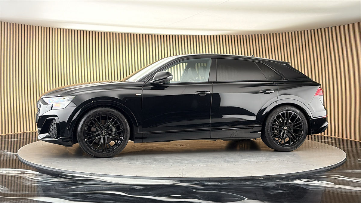 More views of Audi Q8