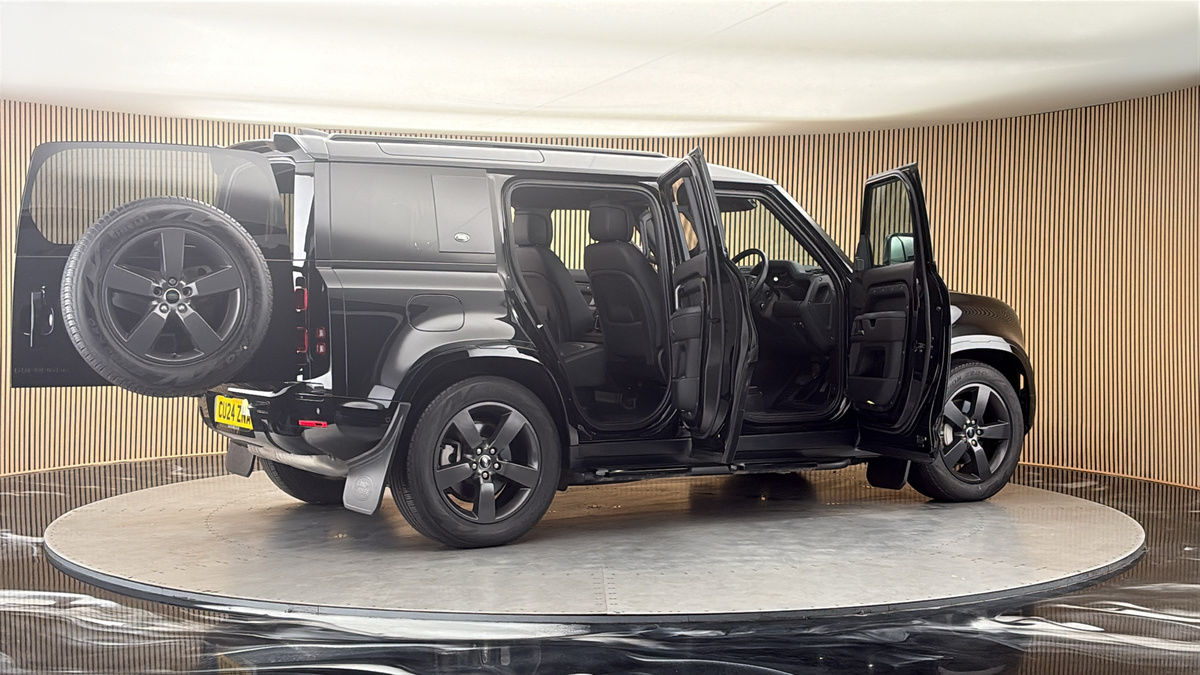More views of Land Rover Defender 110
