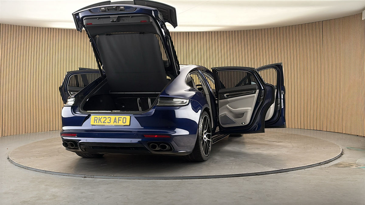 More views of Porsche Panamera