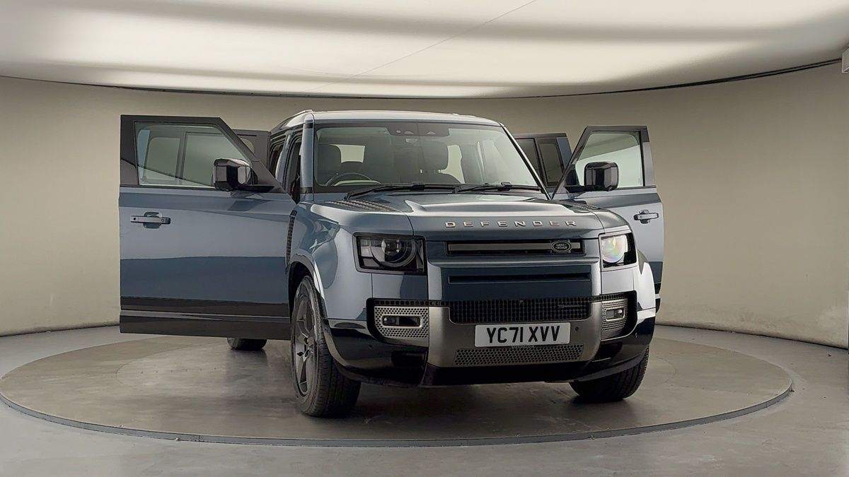 More views of Land Rover Defender 110