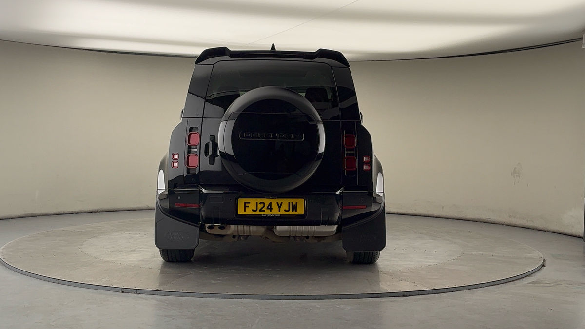 Land Rover Defender 110 Image 4