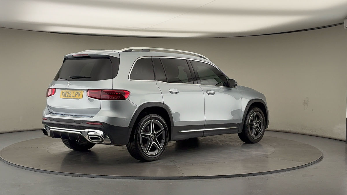 Mercedes-Benz GLB Image 21