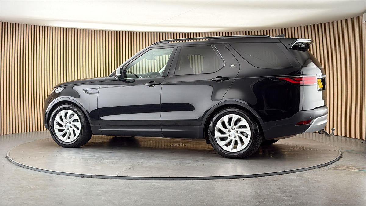 More views of Land Rover Discovery