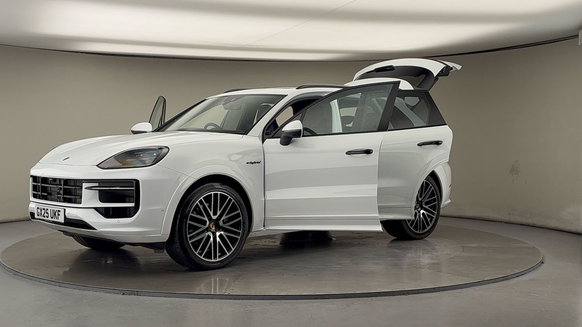 Porsche Cayenne Image 22