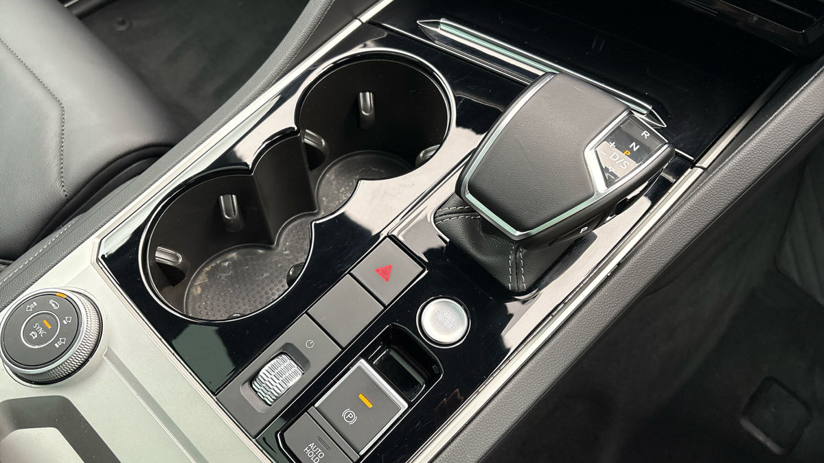 Volkswagen Touareg Image 25