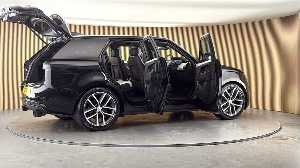 More views of Land Rover Range Rover Sport