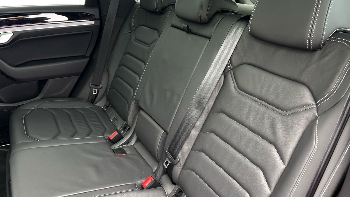 Volkswagen Touareg Image 8