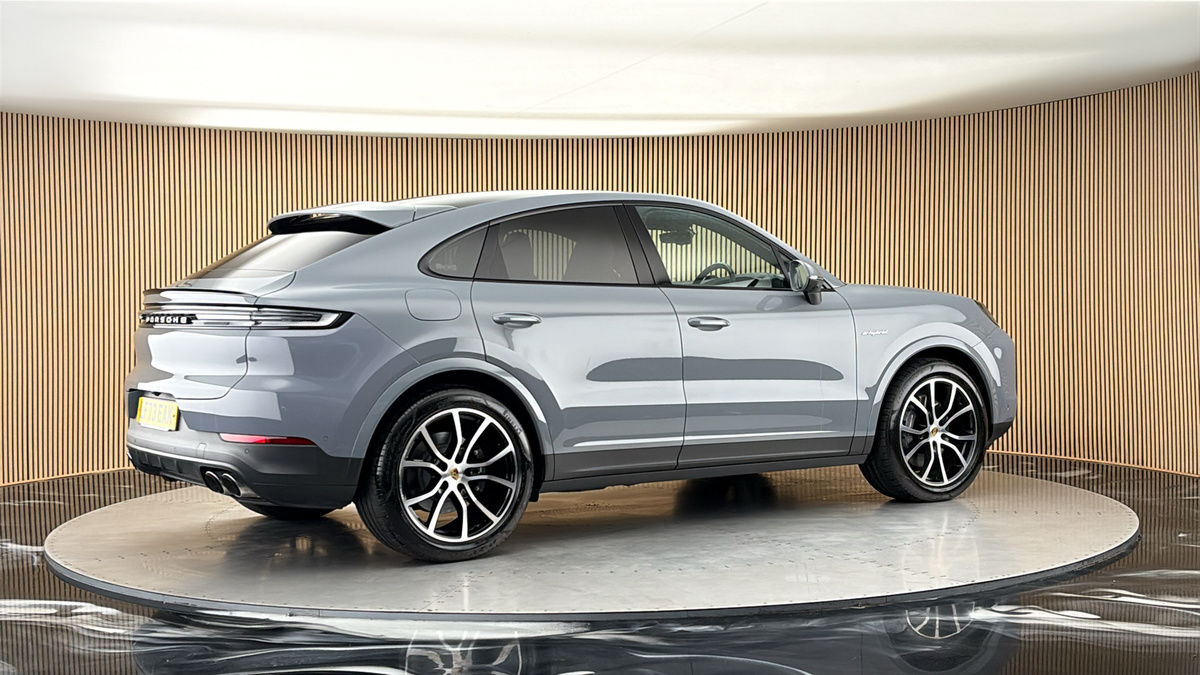 More views of Porsche Cayenne
