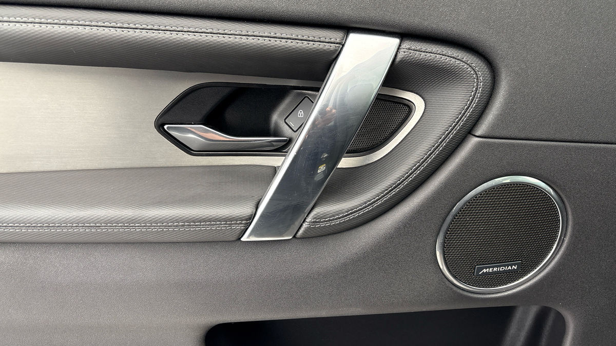 Land Rover Discovery Sport Image 19