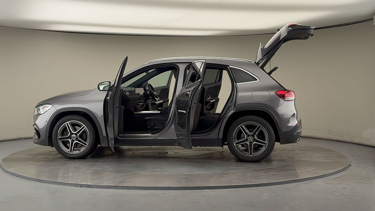 More views of Mercedes-Benz GLA