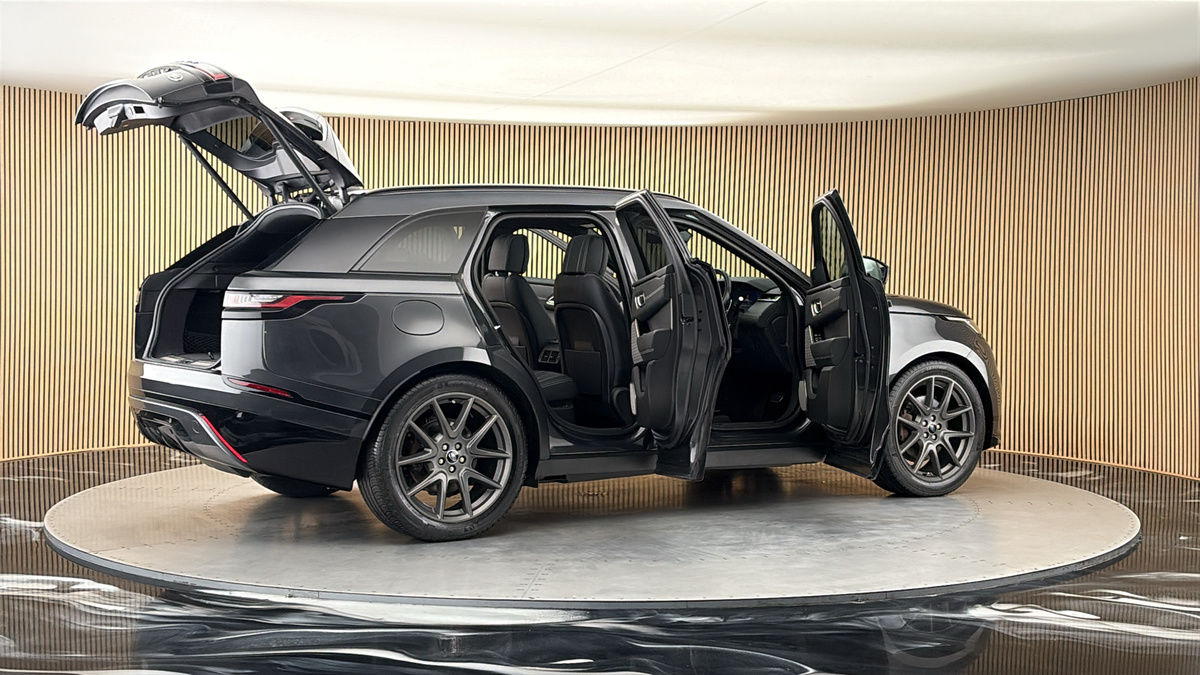 More views of Land Rover Range Rover Velar
