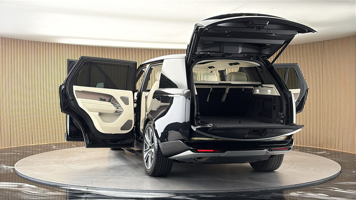 More views of Land Rover Range Rover