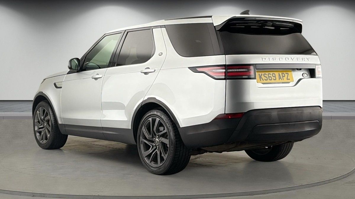 Land Rover Discovery Image 2