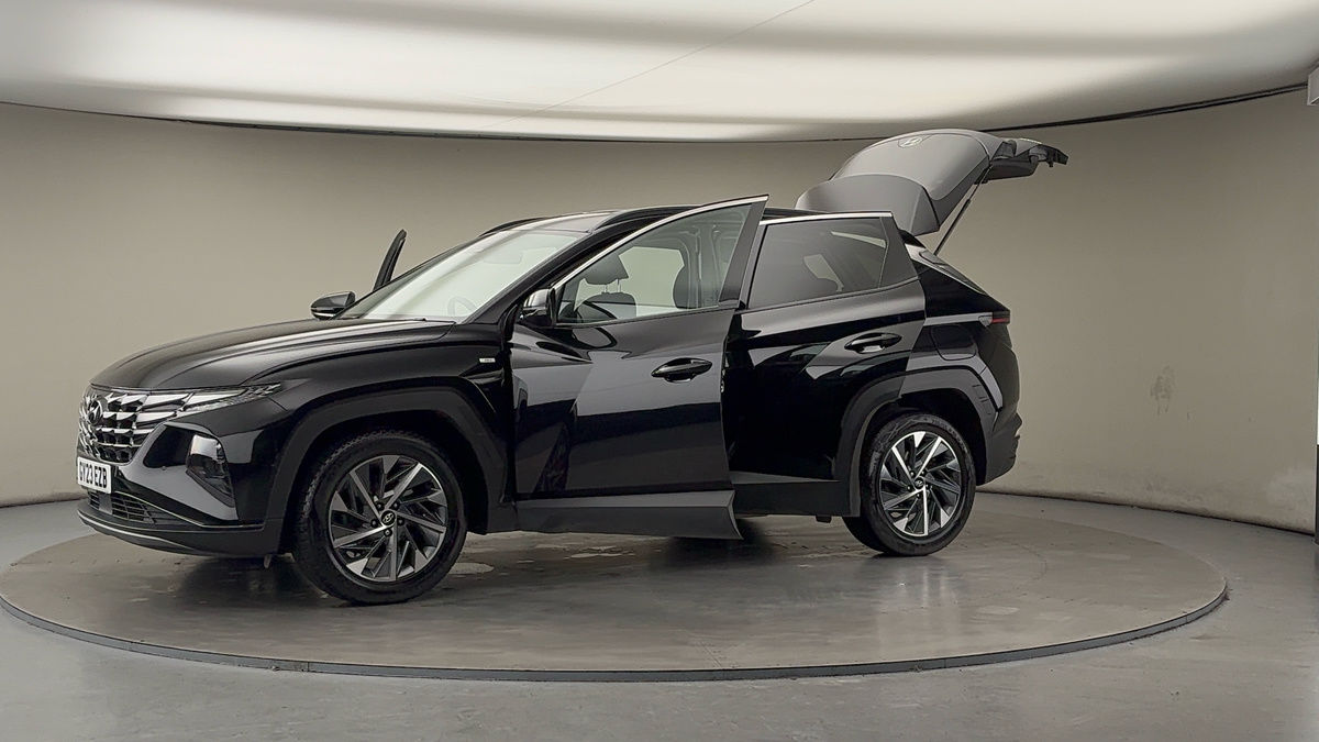 More views of Hyundai TUCSONix35