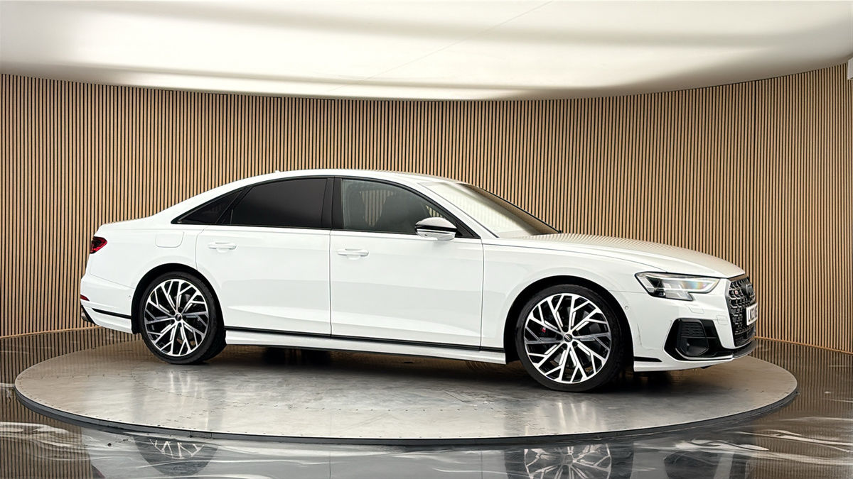 More views of Audi S8
