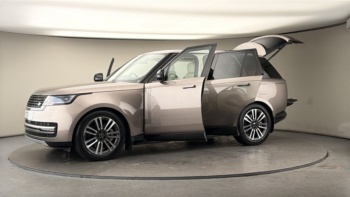 More views of Land Rover Range Rover