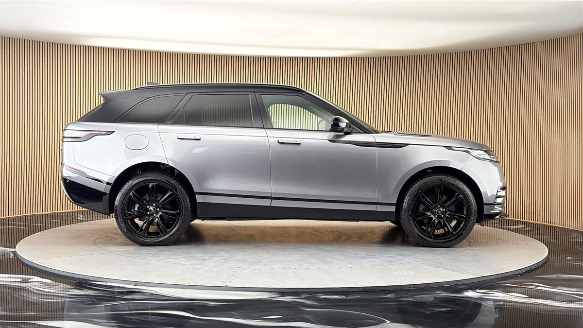 Land Rover Range Rover Velar Image 16