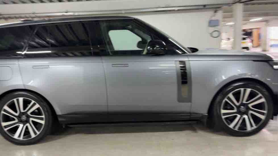 More views of Land Rover Range Rover
