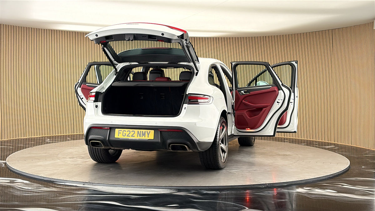 More views of Porsche Macan
