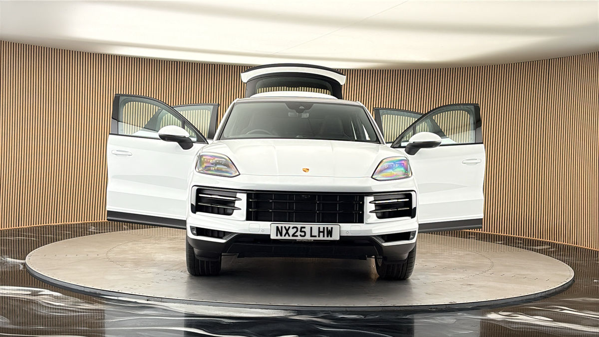 More views of Porsche Cayenne