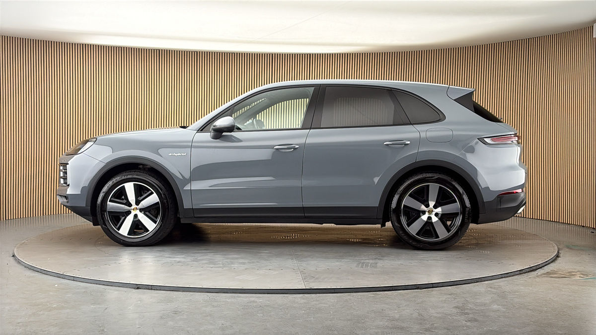 More views of Porsche Cayenne