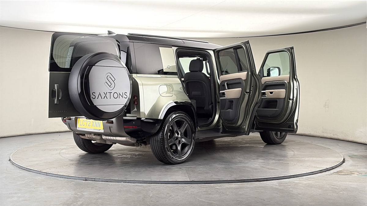 More views of Land Rover Defender 110
