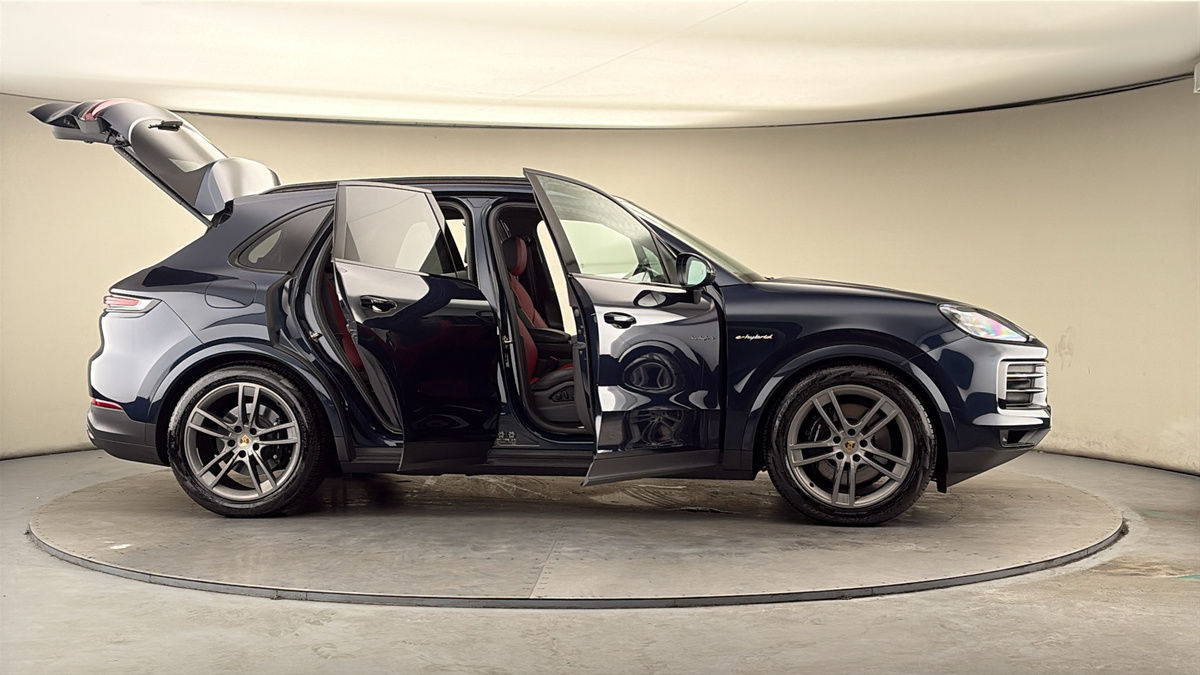 More views of Porsche Cayenne