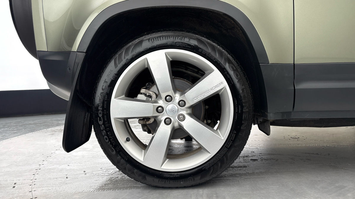 Land Rover Defender 90 Image 10