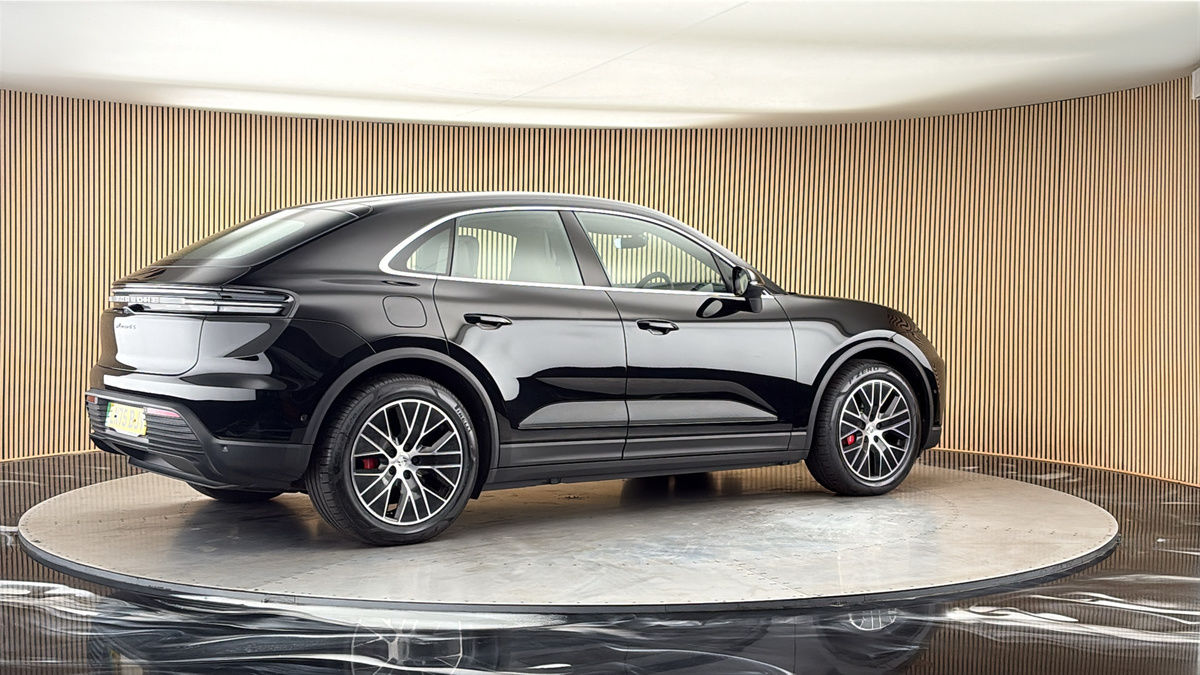 More views of Porsche Macan
