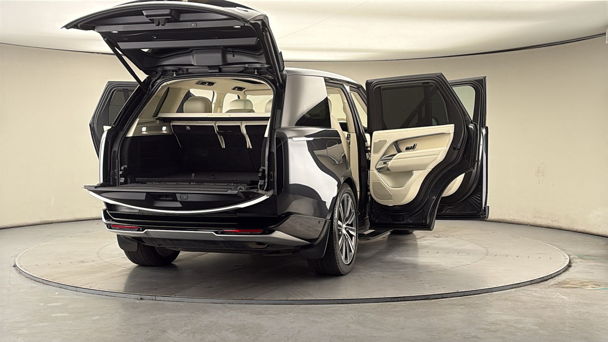 More views of Land Rover Range Rover