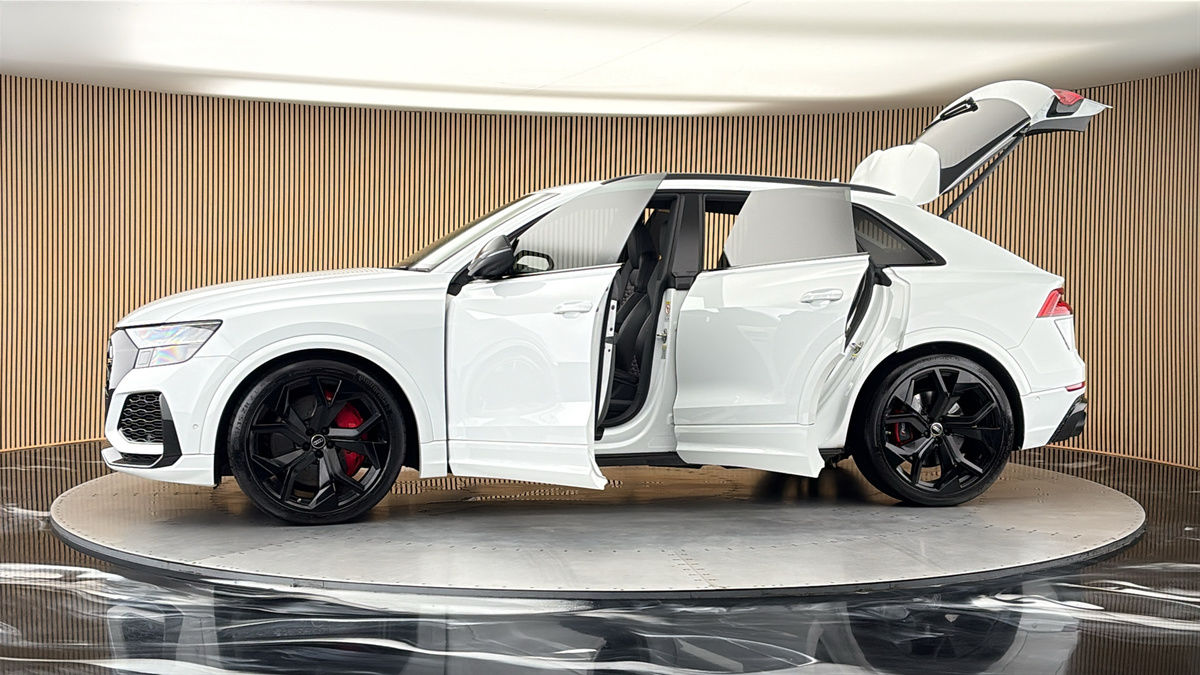 More views of Audi RSQ8