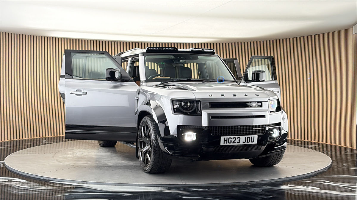 More views of Land Rover Defender 110